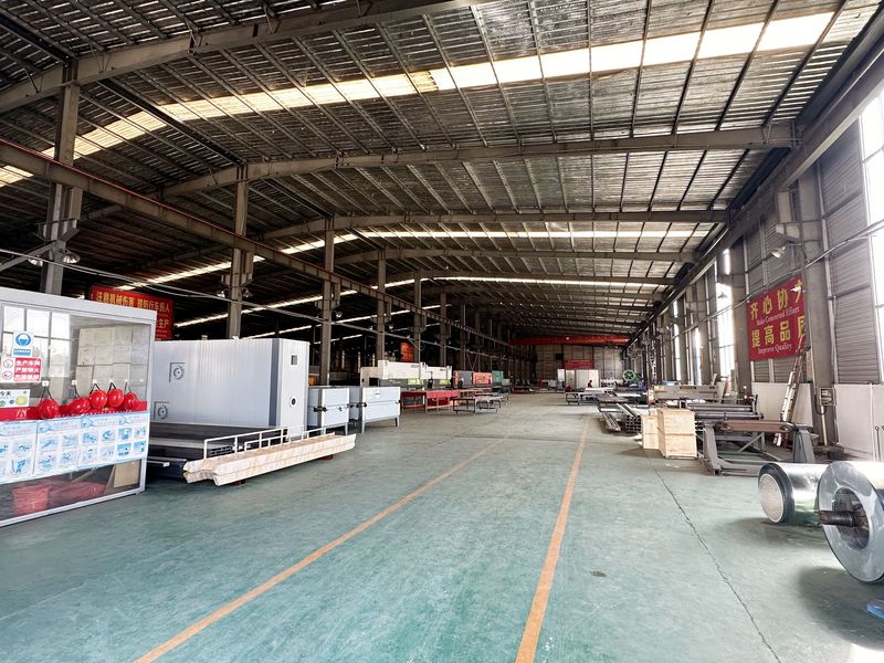 Zhejiang Huier Coating Environmental Protection Equipment Co., Ltd linia produkcyjna producenta