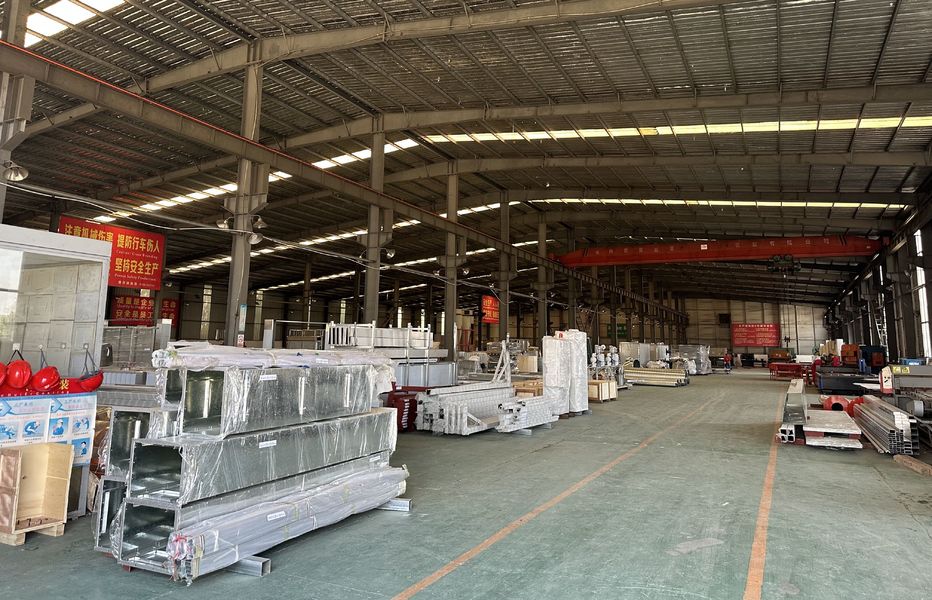 Zhejiang Huier Coating Environmental Protection Equipment Co., Ltd linia produkcyjna producenta